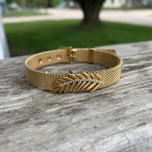 Beautiful Mesh Gold Bracelet